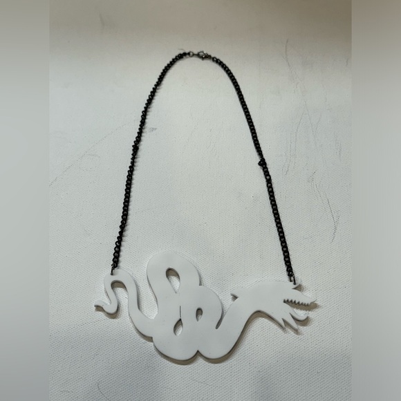 Beetlejuice Sandworm Short Choker Necklace - Picture 3 of 5